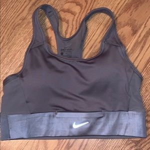 Nike Swoosh Pocket Bra